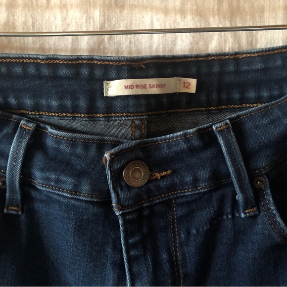 Levi’s mid rise skinny dark wash jeans size 12 - Picture 2 of 7